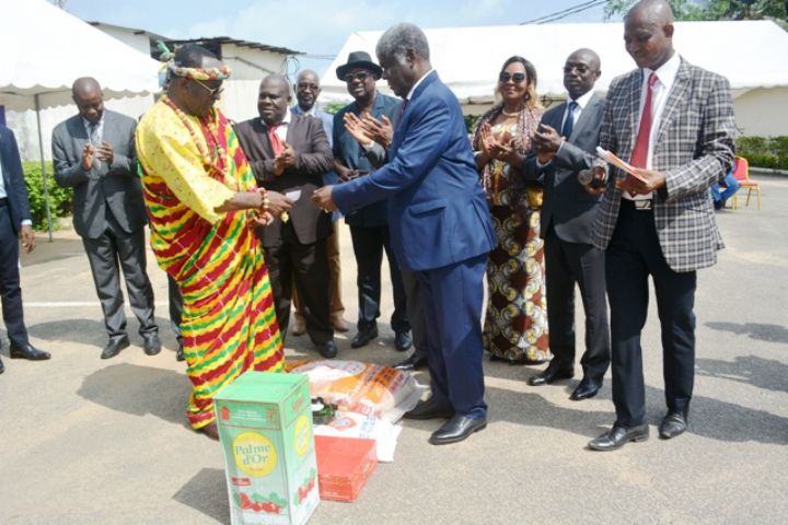 Fêtes de fin d’année : Le chef de l’Etat offre des kits alimentaires d’une valeur de 700 millions de FCFA